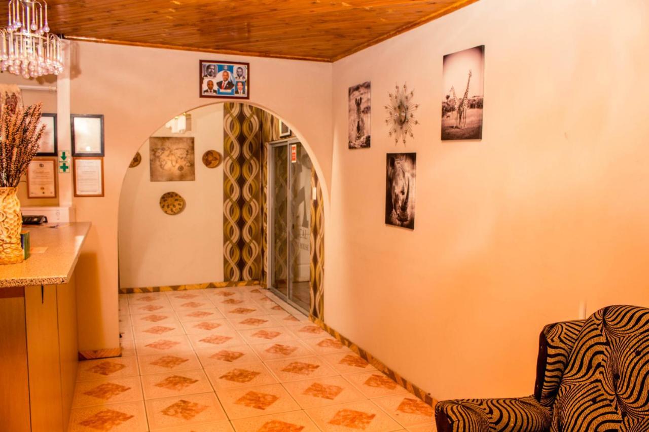 Apical Guesthouse Maun Exterior photo